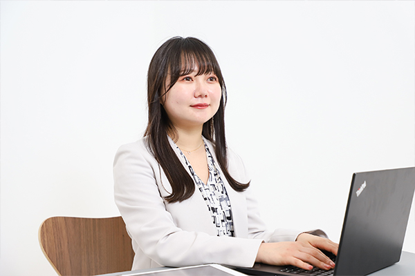 近野 真衣